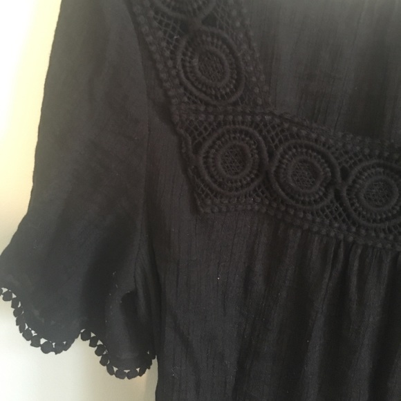 Embroidered blouse - Picture 2 of 7